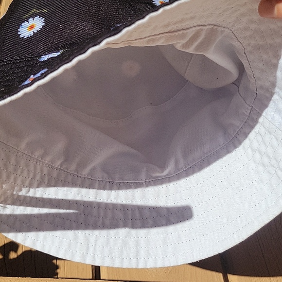 Daisy bucket hat - Picture 2 of 2